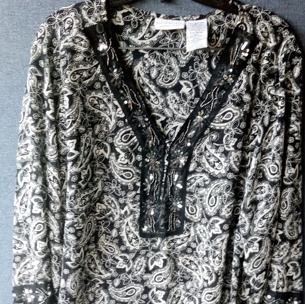 White Stag Ladies Paisley Shirt Long Size 18/20 Black And White A1